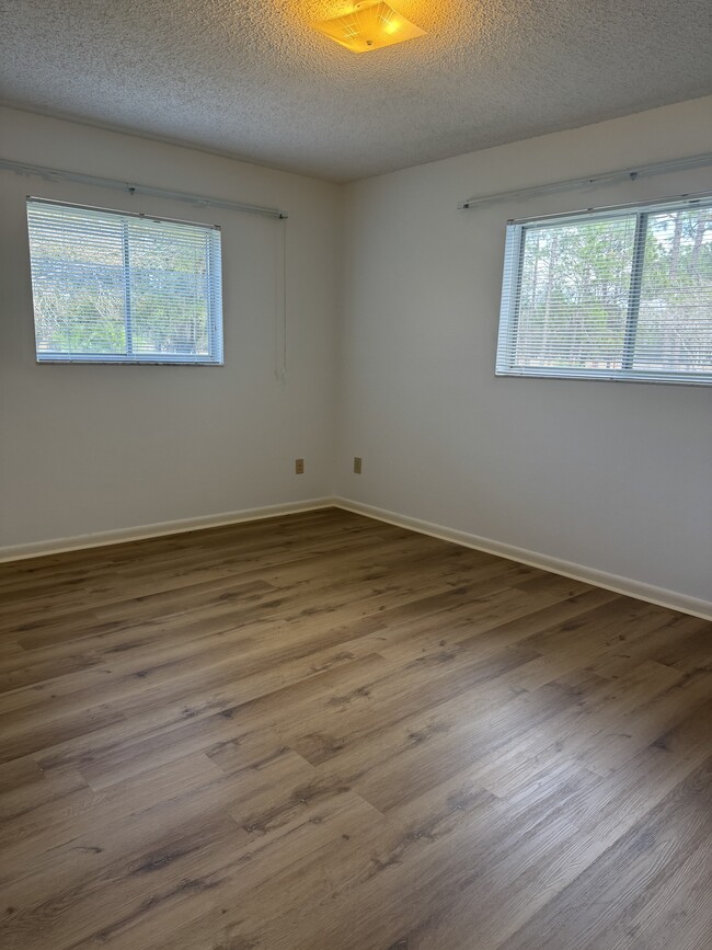 Building Photo - 13850 Co Rd 512