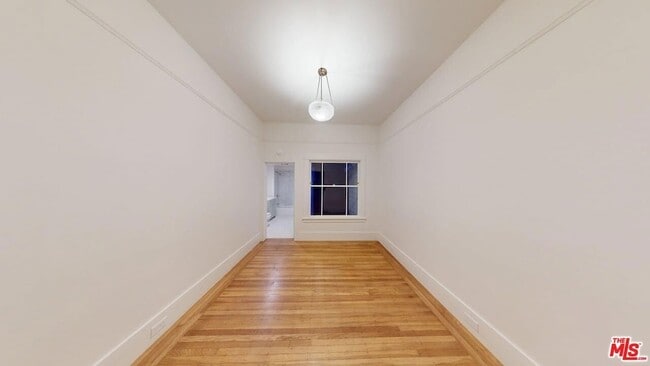 Building Photo - 487 43rd St