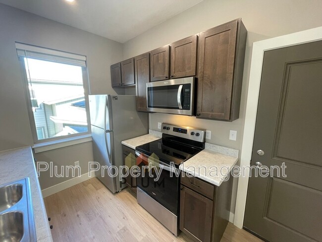 Building Photo - 1724 S 14th St W