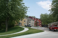 Building Photo - 1961 Parkwild Dr