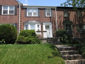 Building Photo - Charming 2 Bedroom/2 Bathroom in Catonsvil...