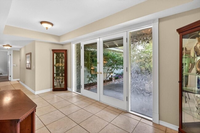 Building Photo - Single Story Home with Sparkling Pool, Large Spacious Lot with Top Schools! Monte Sereno/Los Gato...