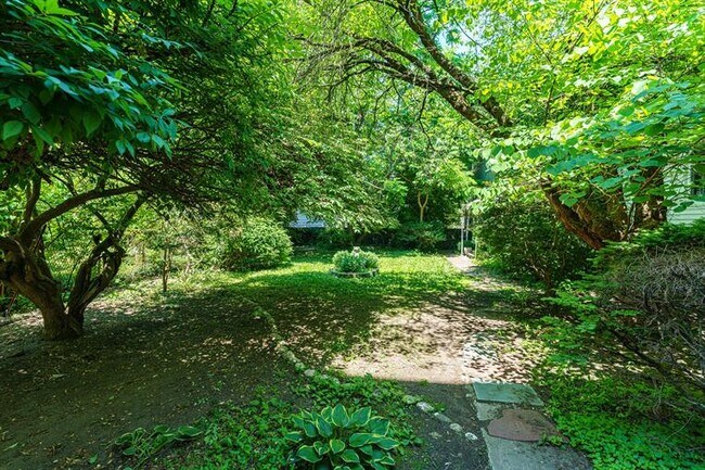 Building Photo - 204 Washington St