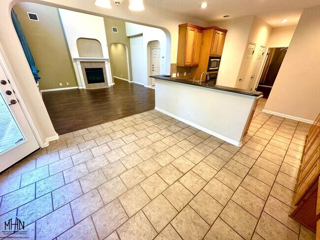 Building Photo - BEAUTIFUL 4 bed/2.5 bath near Stone Oak, j...