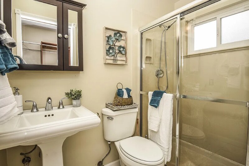 Building Photo - 4984 Hames Dr