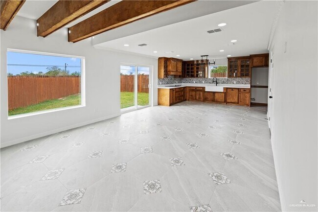 Building Photo - 1404 Karen Dr