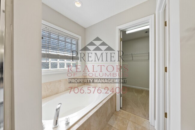 Building Photo - 8079 Garrett Pines Dr