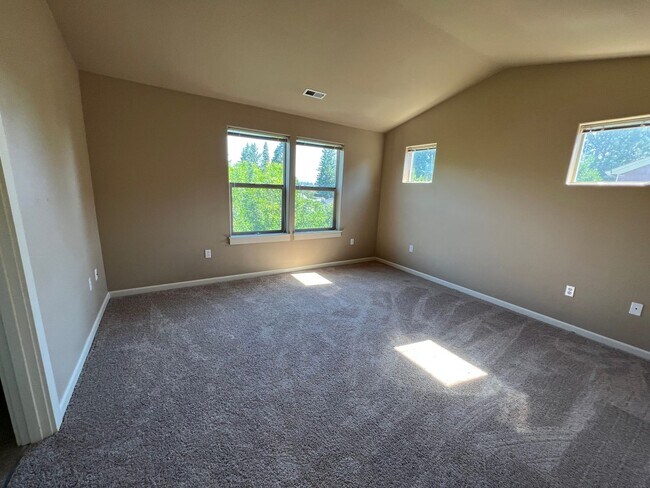 Building Photo - 20744 SW Sister Ln