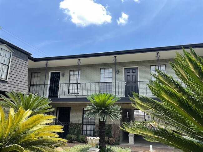 Building Photo - 3402 Garrott St