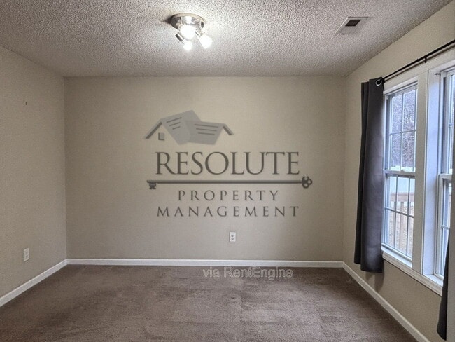 Building Photo - 404 Onondaga Ct