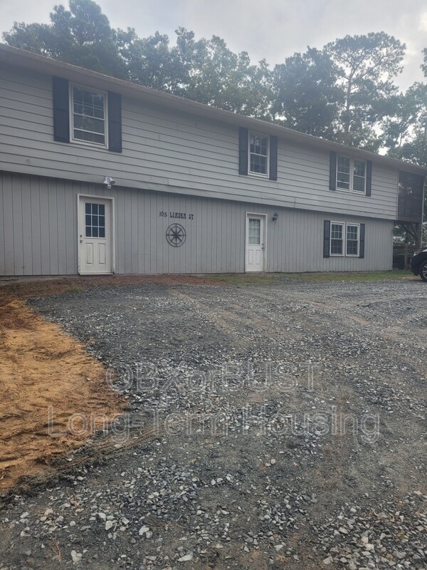 Building Photo - 105 Linden St