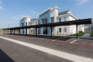 Building Photo - 815 N 15th Pl