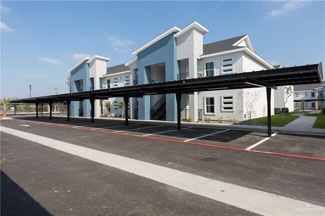 Primary Photo - 3 S 15th Ave