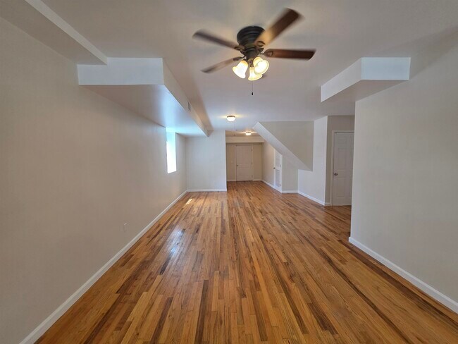 Building Photo - 203 Halladay St