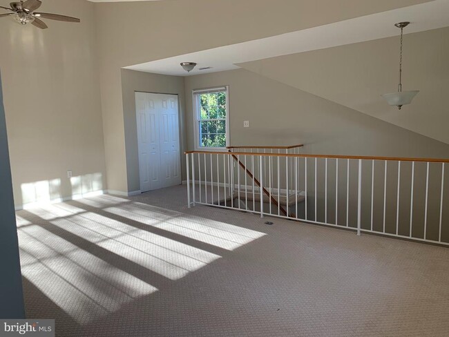 Building Photo - 7575 Belle Grae Dr