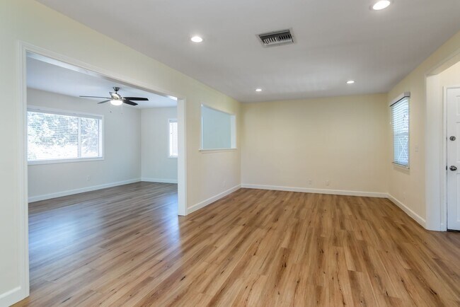 Building Photo - 22436 Avenue San Luis