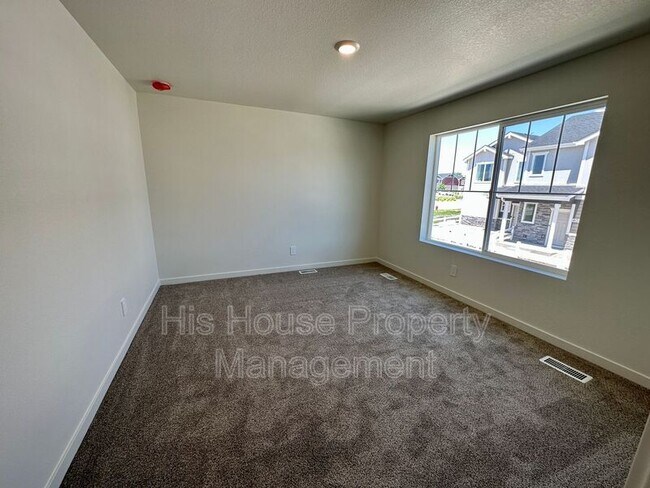 Building Photo - 3908 Canoe St