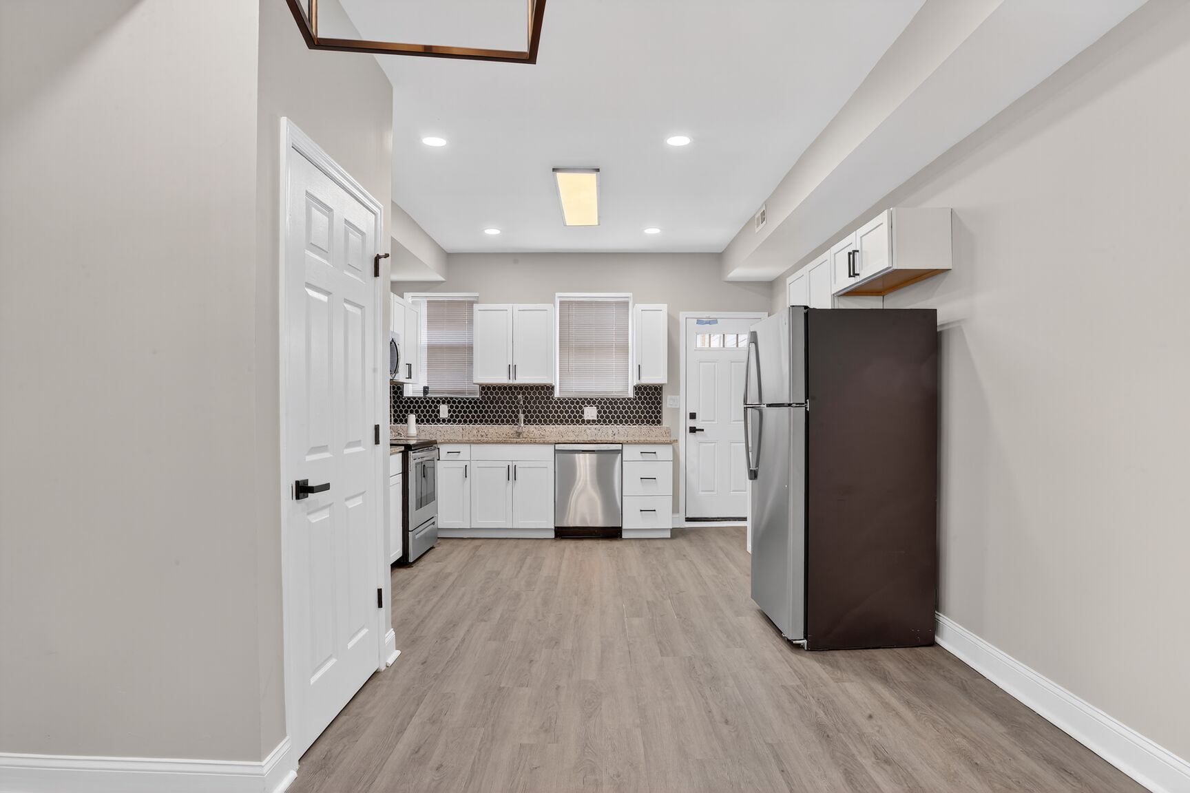 Building Photo - 1108 S Carey St