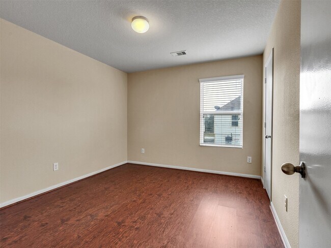 Building Photo - 5018 Blue Spruce Hill St