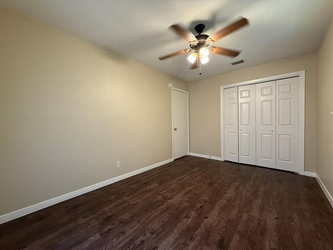 Building Photo - 5906 Mountainclimb Dr