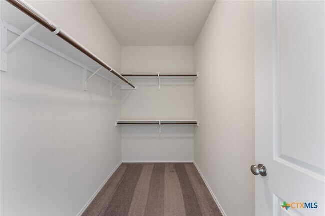 Building Photo - 942 Blue Violet
