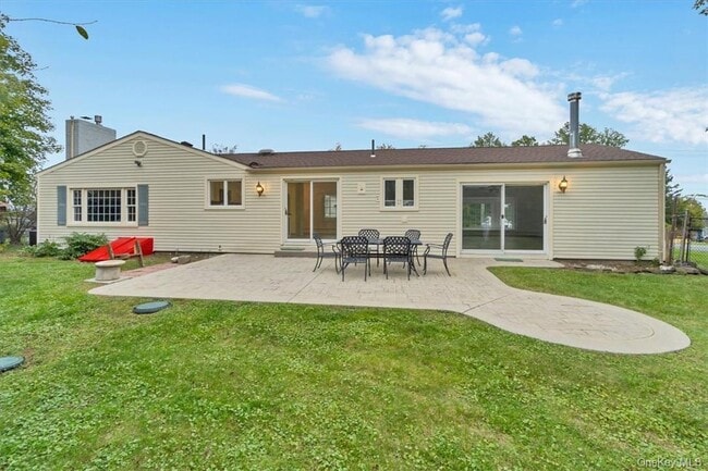 Building Photo - 1467 Goshen Turnpike