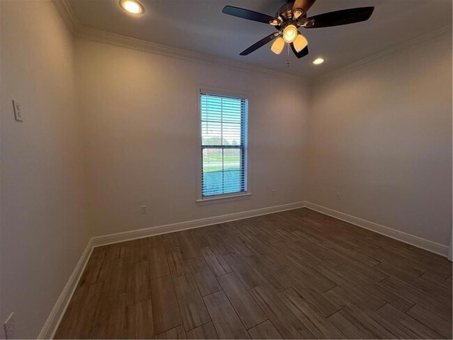 Building Photo - 2148 Pirate Dr