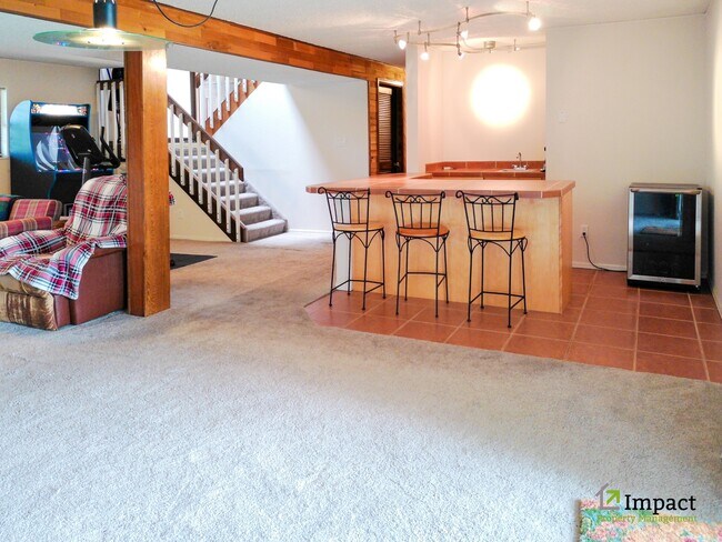 Building Photo - 5005 Sunbird Cliffs Dr
