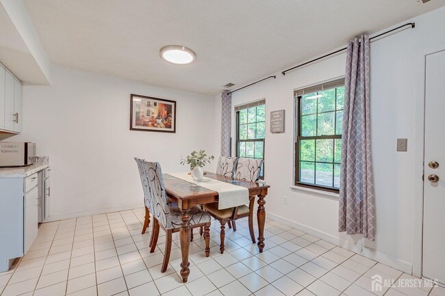 Building Photo - 7 Quail Run Dr