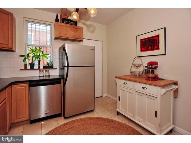 Building Photo - 728 S Smedley St