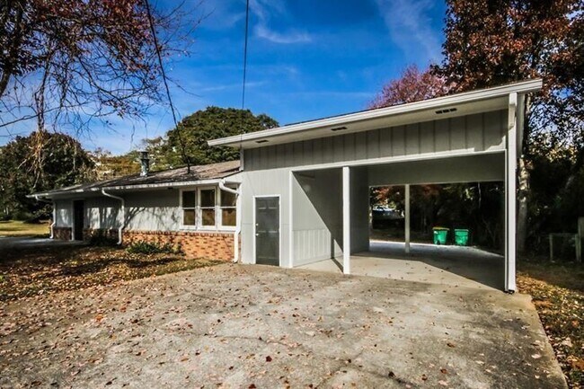 Building Photo - 5075 Winters Chapel Rd