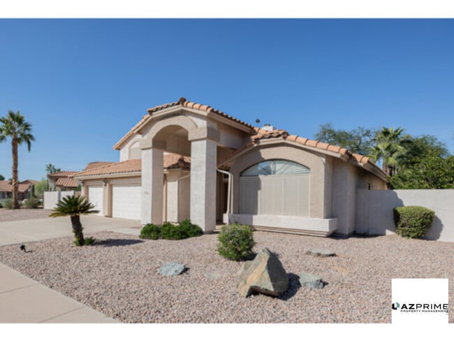 Building Photo - 926 W Wagner Dr