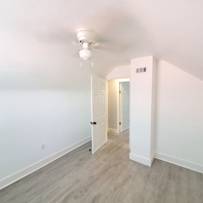 Building Photo - 1735 25th St S