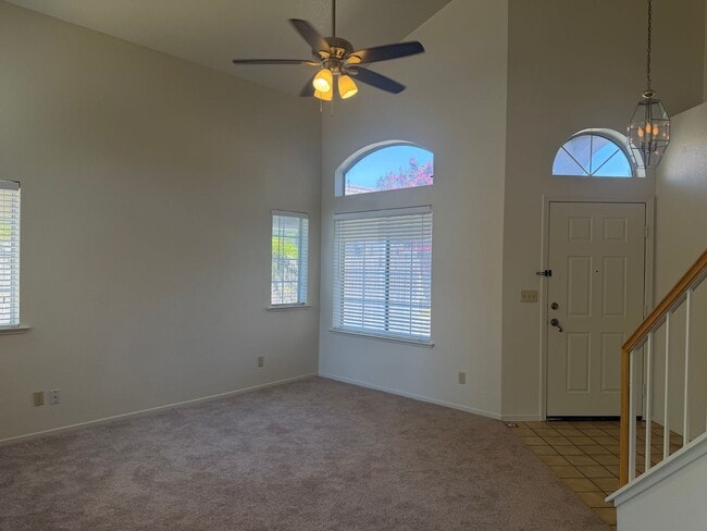 Building Photo - Bright & Spacious 3 Bedroom Home with Vaulted Ceilings, New Carpet & Private Backyard in Antelope!