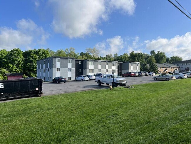 Building Photo - 71 Bellaire Dr
