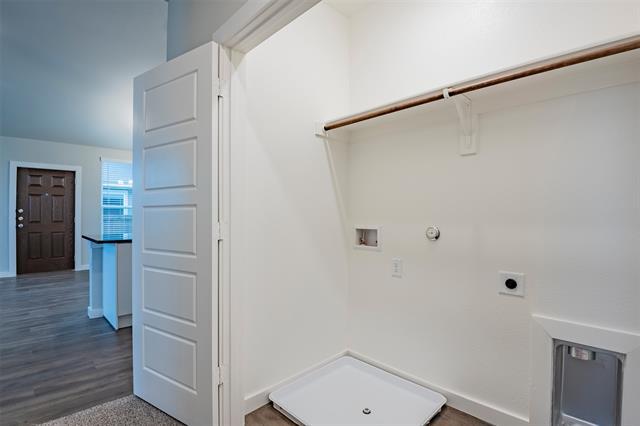 Building Photo - 617 Wheatfield Dr