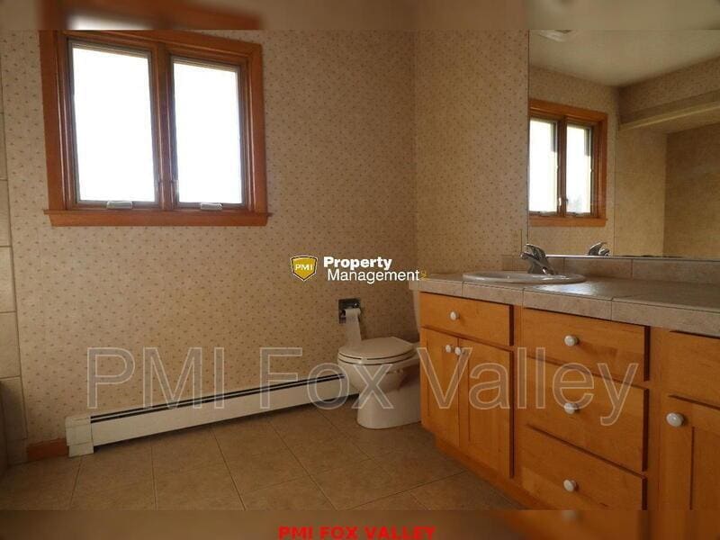 Building Photo - 301 E McArthur St