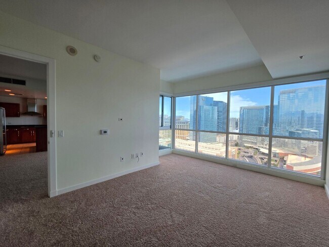 Building Photo - Fantastice High Rise with Full City Views!