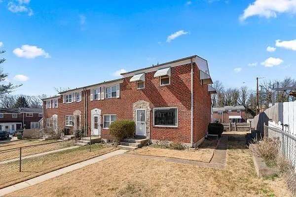 Building Photo - 670 Queensgate Rd