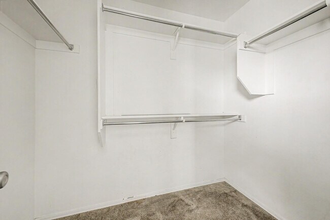 Building Photo - 12586 W Myrtle Ave