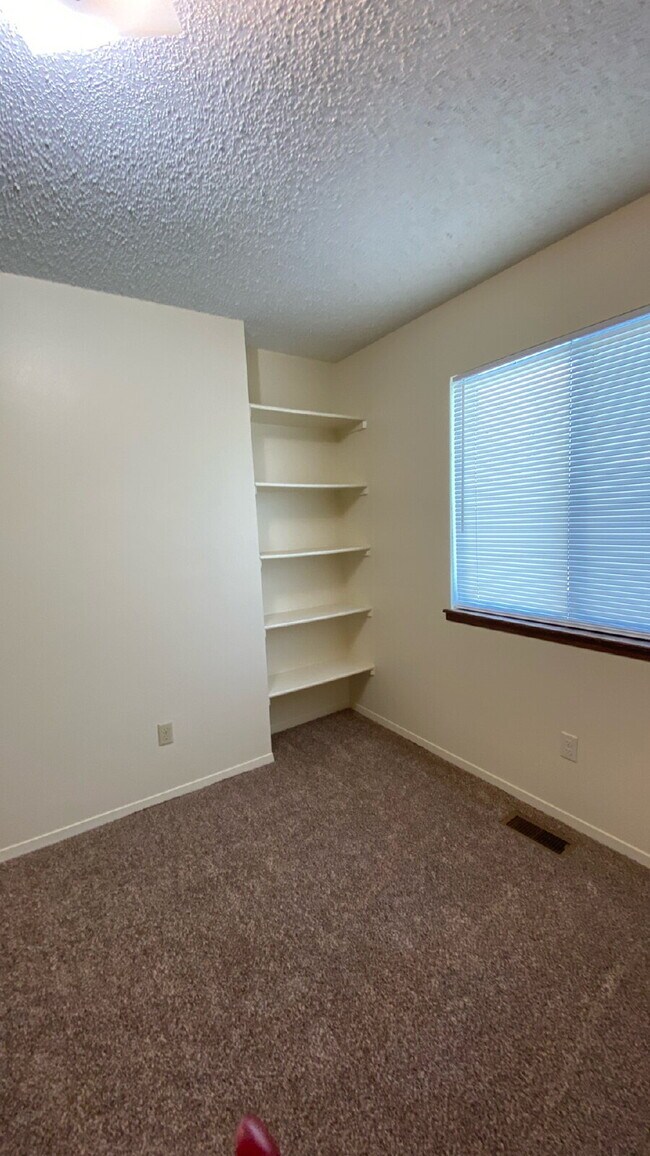 Building Photo - 2 bedroom Mineola A