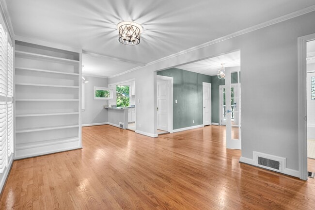 Building Photo - 702 Canebrake Dr