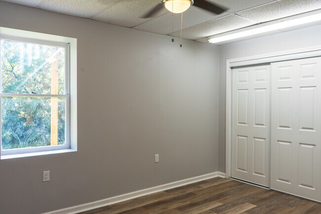 Building Photo - 4520 Ventura Dr