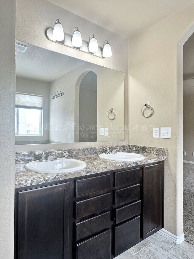 Building Photo - 9532 Bryce Canyon Dr