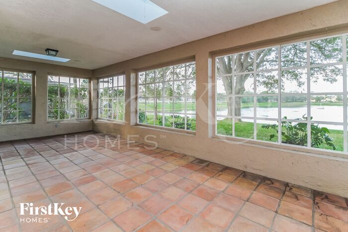 Building Photo - 372 Fairgreen Pl