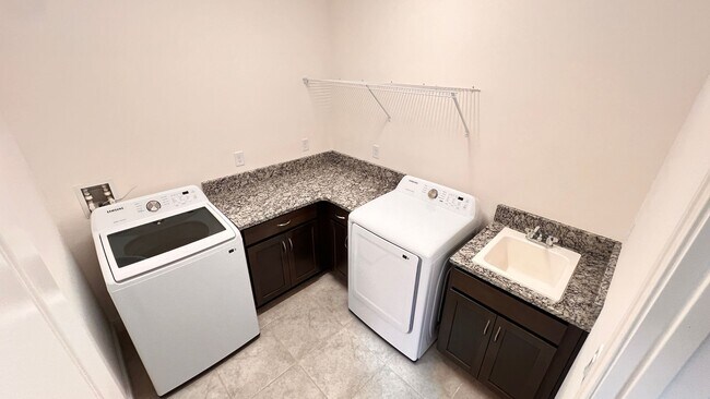 Building Photo - 9708 Bucklow Hill Dr