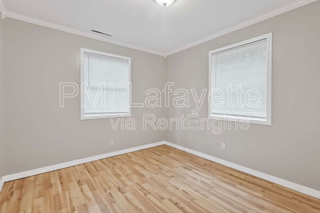 Building Photo - 2229 Roselawn Ave