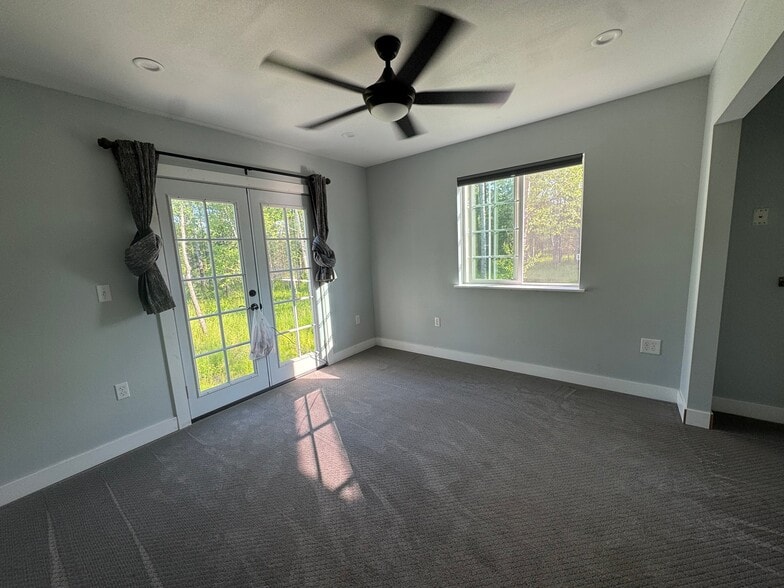 Building Photo - 10259 Crabb Cir