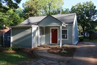 Building Photo - 2577 Eastwood Dr