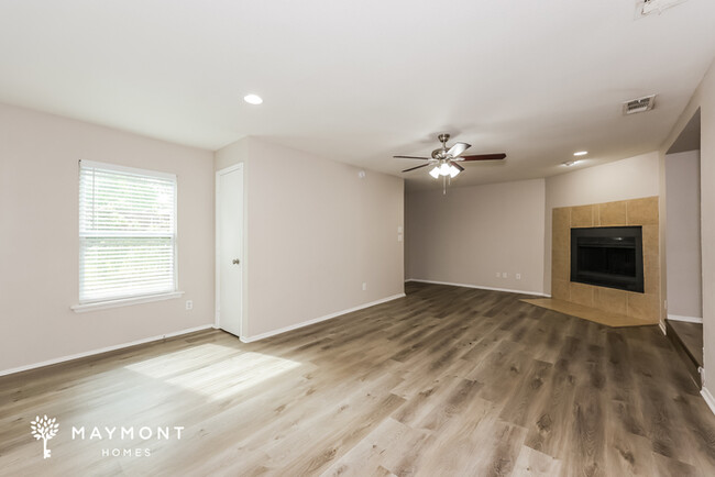 Building Photo - 725 Hurstview Dr